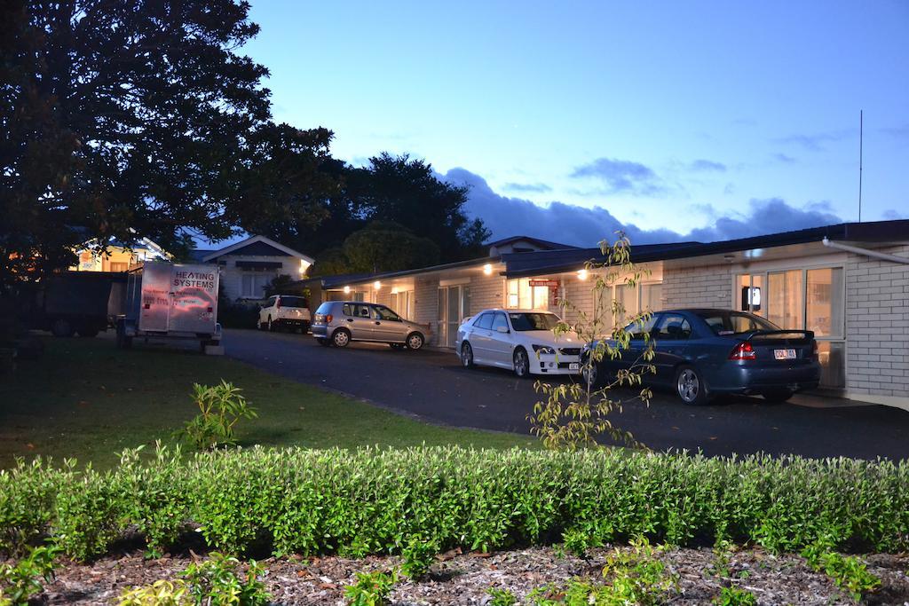Broadway Lodge Motel ストラトフォード エクステリア 写真