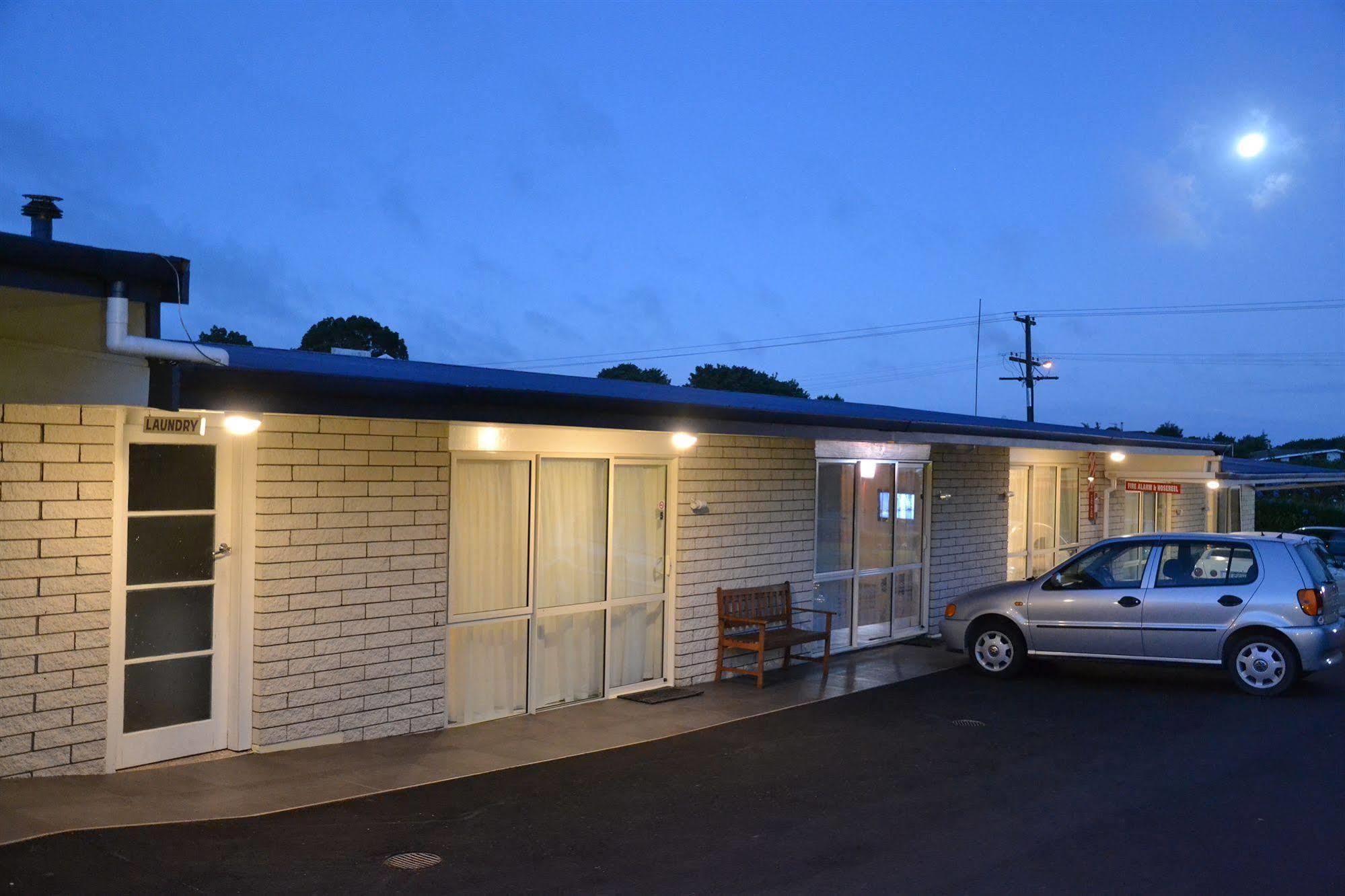 Broadway Lodge Motel ストラトフォード エクステリア 写真